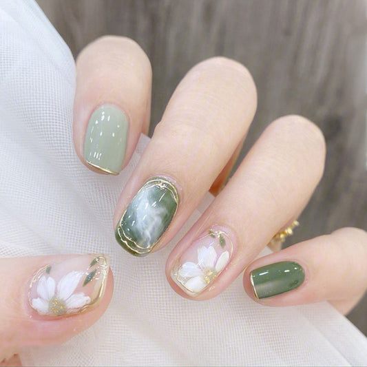 Pretty Garden Squoval Short Fake Nails Soft Flower Press ons Flase Nails Press On Nails Tips Salon